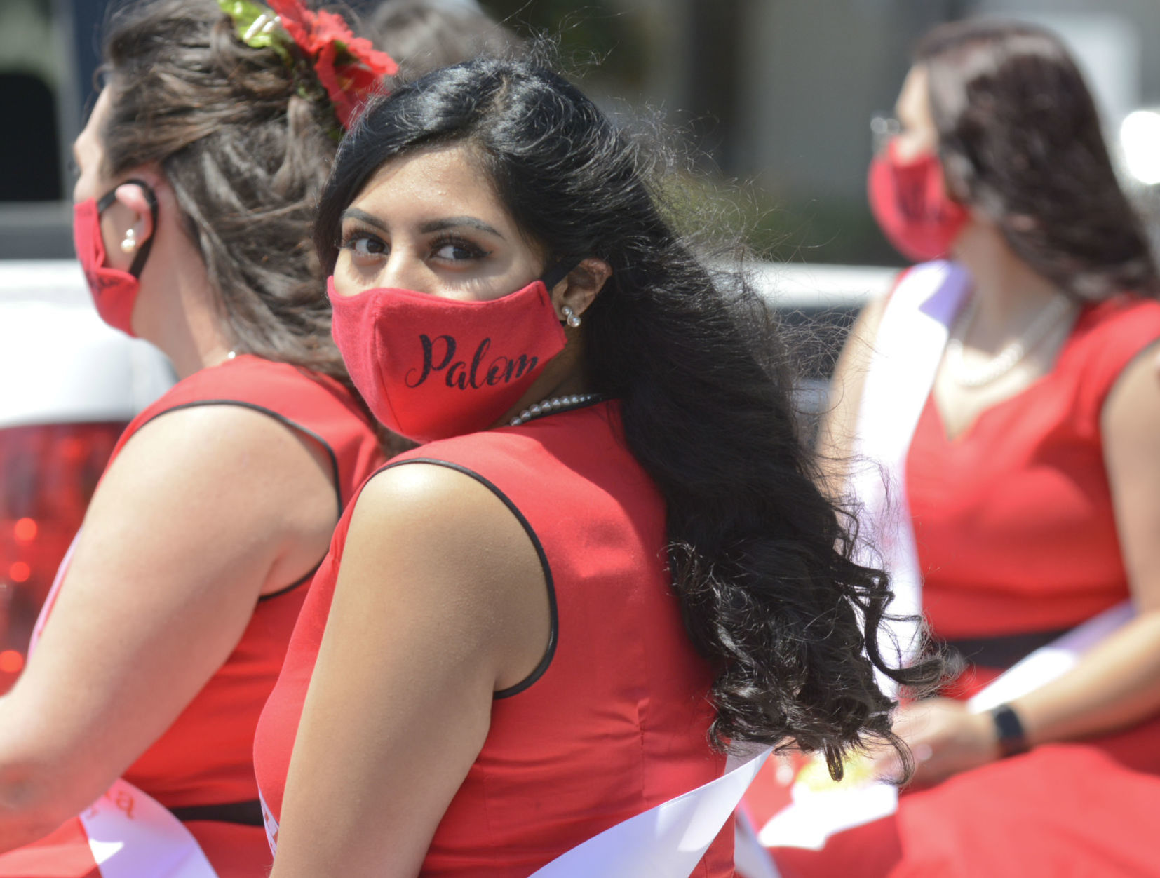 052320 Flower Queen parade 16.jpg